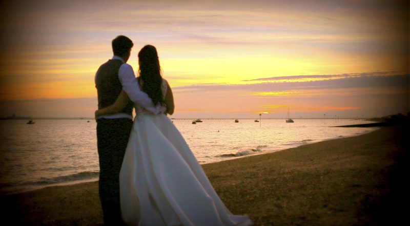 Ami & Tom - Roslin Beach Hotel